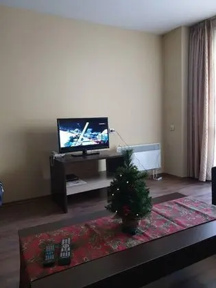 Apart Daire, 1 Büyük (Queen) Boy Yatak ve Çekyat