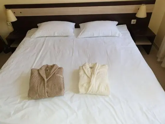 Apart Daire, 1 Büyük (Queen) Boy Yatak ve Çekyat