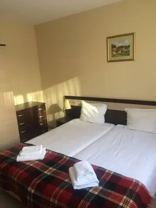 Apart Daire, 1 Büyük (Queen) Boy Yatak ve Çekyat