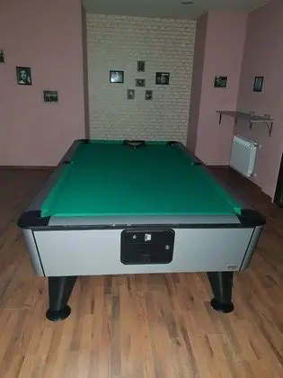 Apart Daire, 1 Büyük (Queen) Boy Yatak ve Çekyat