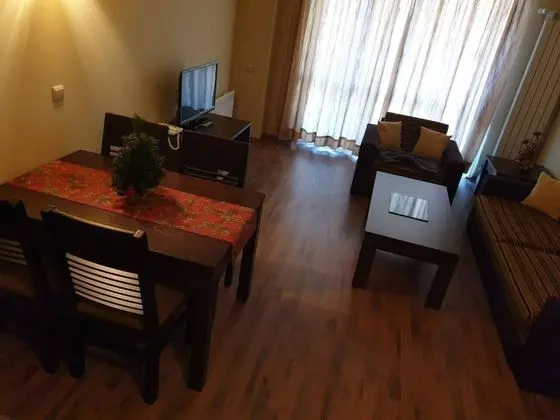 Apart Daire, 1 Büyük (Queen) Boy Yatak ve Çekyat