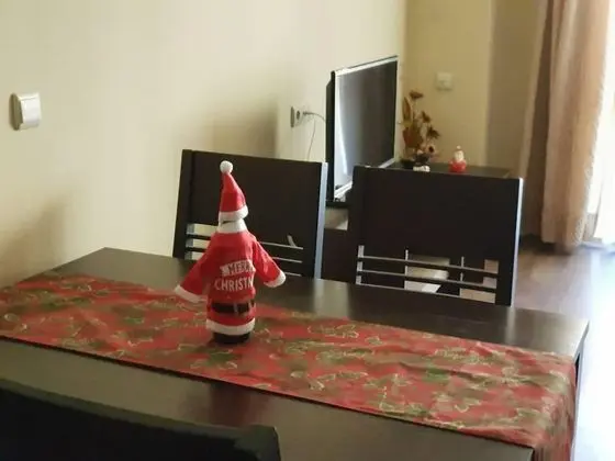 Apart Daire, 1 Büyük (Queen) Boy Yatak ve Çekyat