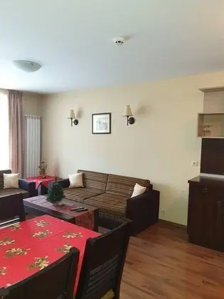 Apart Daire, 1 Büyük (Queen) Boy Yatak ve Çekyat