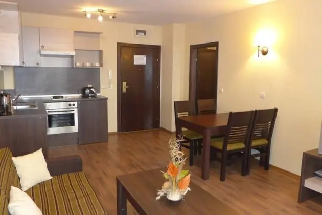 Apart Daire, 1 Büyük (Queen) Boy Yatak ve Çekyat