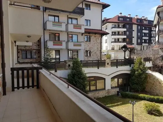 Apart Daire, 1 Büyük (Queen) Boy Yatak ve Çekyat