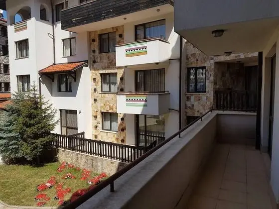 Apart Daire, 1 Büyük (Queen) Boy Yatak ve Çekyat