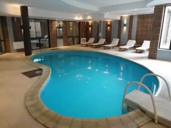 Apart Daire, 1 Büyük (Queen) Boy Yatak ve Çekyat