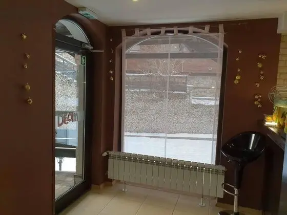 Apart Daire, 1 Büyük (Queen) Boy Yatak ve Çekyat