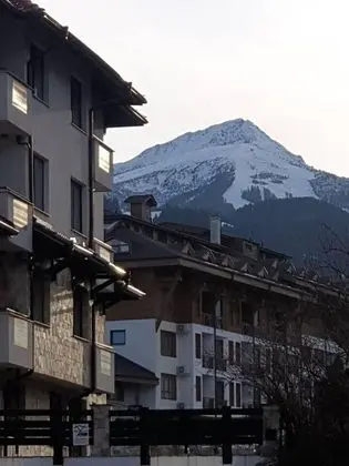 Apart Daire, 1 Büyük (Queen) Boy Yatak ve Çekyat