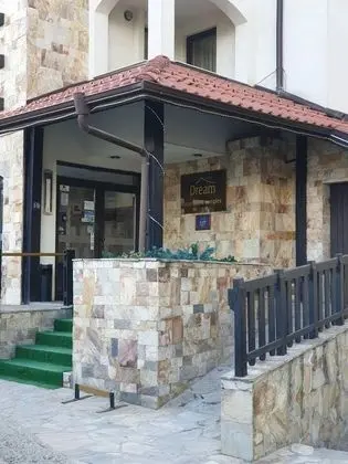 Apart Daire, 1 Büyük (Queen) Boy Yatak ve Çekyat