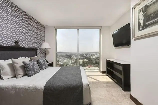Gallery Apartment 16th Floor