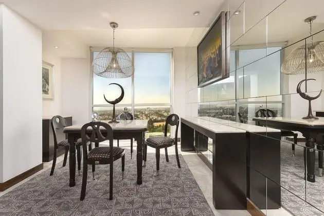Gallery Apartment 16th Floor