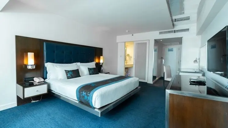 Gold King Room 32sqm