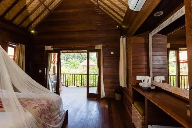 Deluxe Kır Evi, Havuz Manzaralı