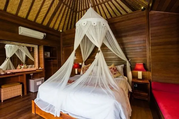 Deluxe Kır Evi, Havuz Manzaralı