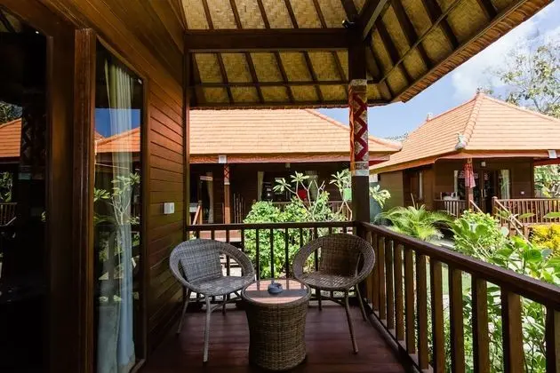 Deluxe Kır Evi, Havuz Manzaralı