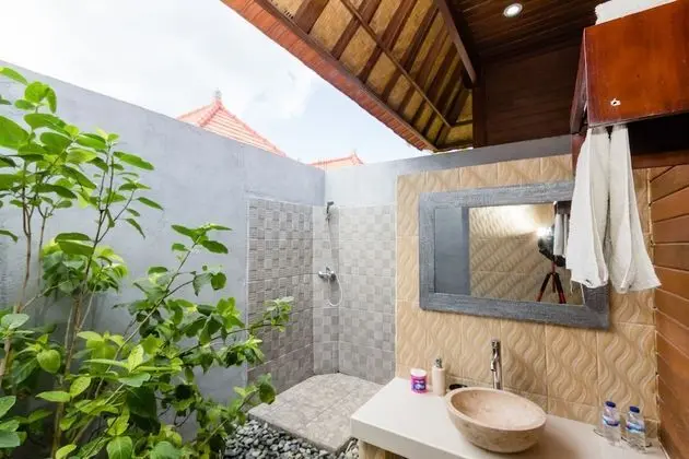 Deluxe Kır Evi, Havuz Manzaralı