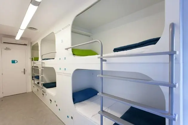 Ortak Ranzalı Oda, Karma Ranzalı Oda (1 bed in a 16-Bed Dormitory Room)