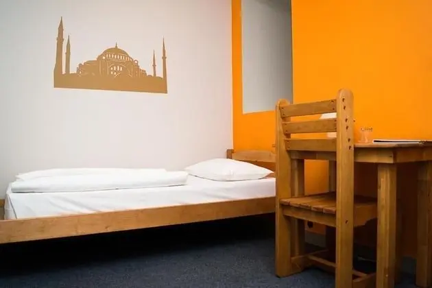 Tek Kişilik Oda, Ortak Banyo