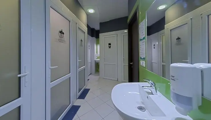 Tek Kişilik Oda, Ortak Banyo