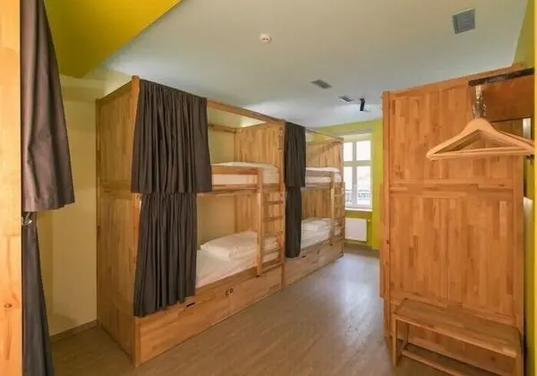 Ortak Ranzalı Oda, Karma Ranzalı Oda (Bed in 8-beds dormitory)