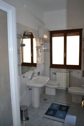 Üç Kişilik Oda, Banyolu/Duşlu