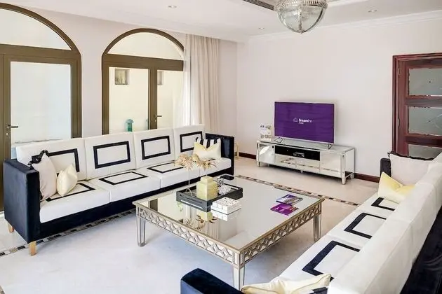 Deluxe Villa, Denize Sıfır