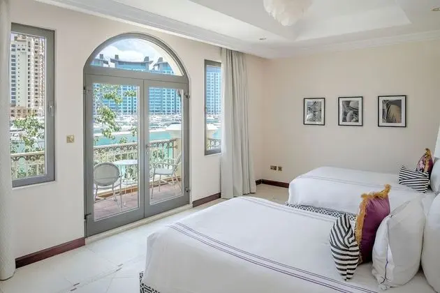 Deluxe Villa, Denize Sıfır