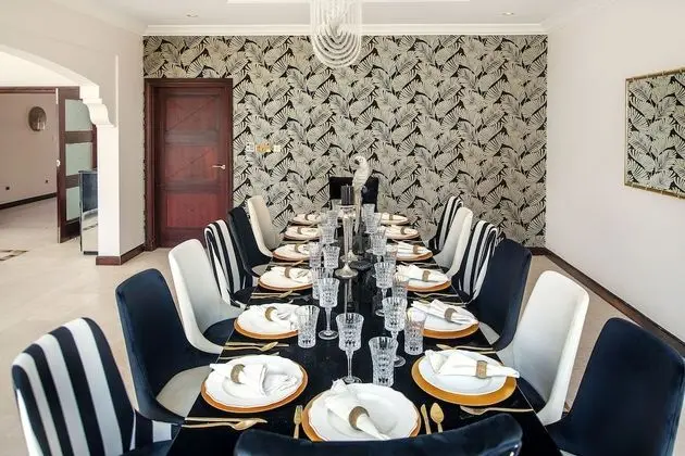 Deluxe Villa, Denize Sıfır