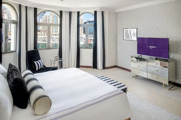 Deluxe Villa, Denize Sıfır