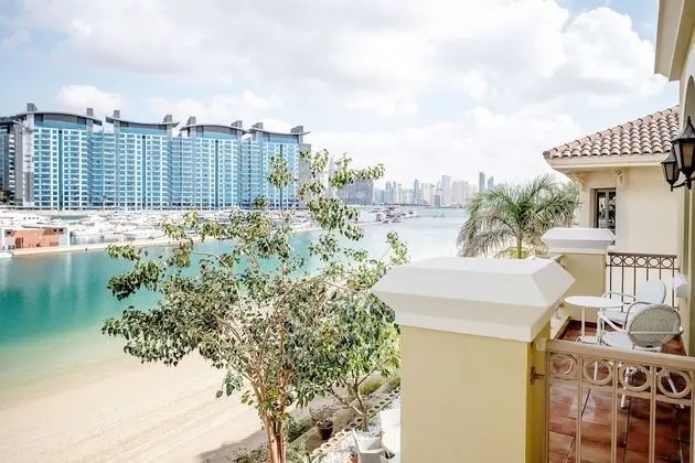 Deluxe Villa, Denize Sıfır