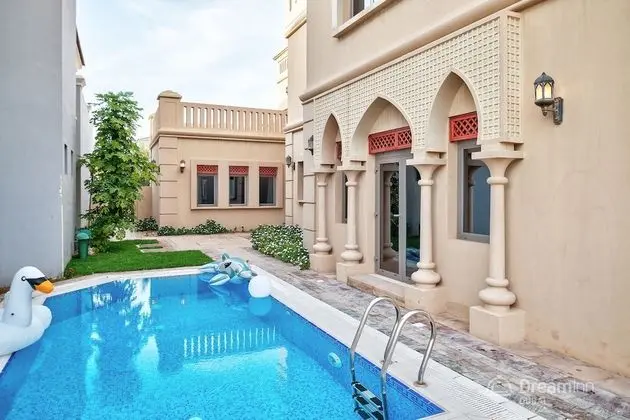 Villa, 6 Yatak Odası, Kişiye Özel Havuzlu, Denize Sıfır