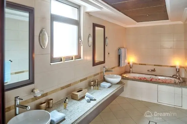 Villa, 6 Yatak Odası, Kişiye Özel Havuzlu, Denize Sıfır