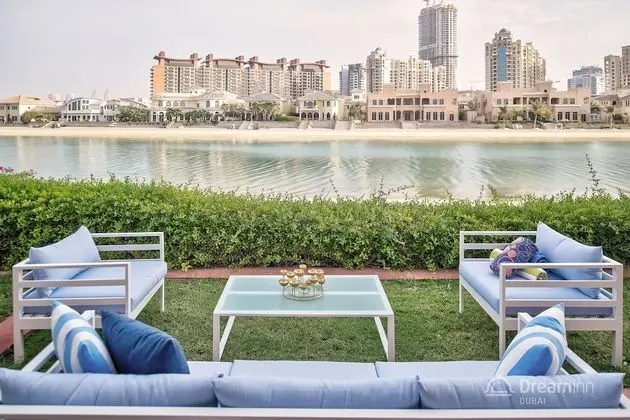 Villa, 6 Yatak Odası, Kişiye Özel Havuzlu, Denize Sıfır