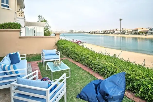 Villa, 6 Yatak Odası, Kişiye Özel Havuzlu, Denize Sıfır
