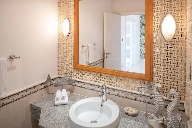 Villa, 6 Yatak Odası, Kişiye Özel Havuzlu, Plaj Manzaralı