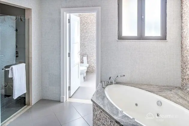 Villa, 6 Yatak Odası, Kişiye Özel Havuzlu, Plaj Manzaralı