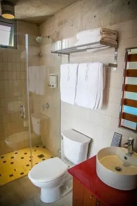 Tek Büyük Yataklı Oda, 2 Çift Kişilik Yatak
