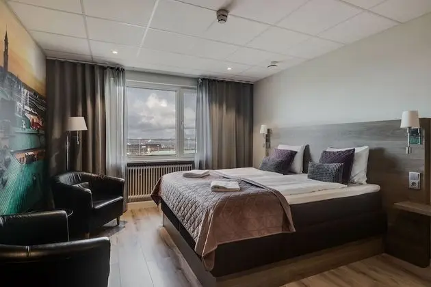 Standard Tek Büyük veya İki Ayrı Yataklı Oda, Ortak Banyo