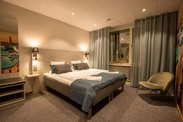 Standard Tek Büyük veya İki Ayrı Yataklı Oda, Ortak Banyo