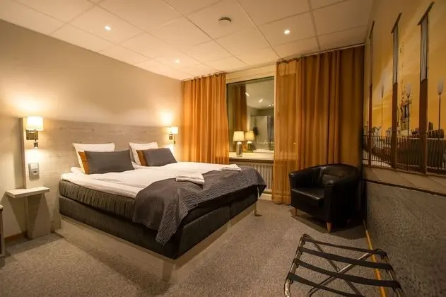 Standard Tek Büyük veya İki Ayrı Yataklı Oda, Ortak Banyo