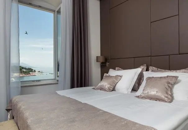 Luxury Tek Büyük veya İki Ayrı Yataklı Oda, Özel Banyo, Plaj Manzaralı