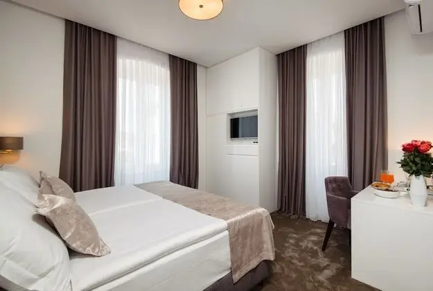 Luxury Tek Büyük veya İki Ayrı Yataklı Oda, Özel Banyo, Şehir Manzaralı