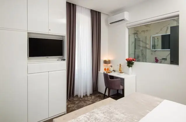 Luxury Tek Büyük veya İki Ayrı Yataklı Oda, Özel Banyo, Şehir Manzaralı