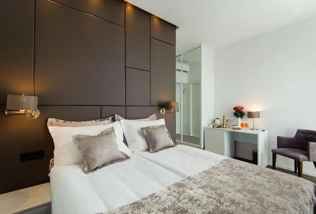 Luxury Tek Büyük Yataklı Oda, 1 En Büyük (King) Boy Yatak, Özel Banyo, Plaj Manzaralı