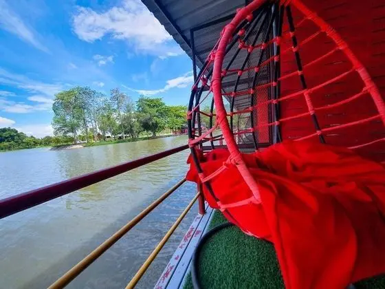 Deluxe River View Raft