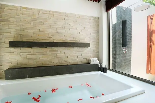3 Bedrooms, Executive Pool Villa - Free Transfer to Dream Beach Club