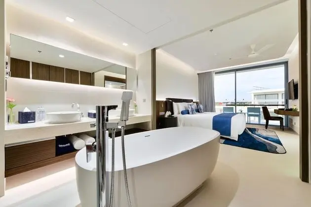 Sky Suite - Free Transfer to Dream Beach Club