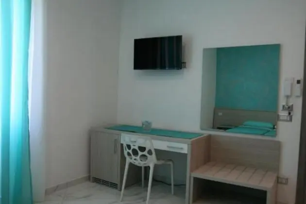 Tek Büyük veya İki Ayrı Yataklı Oda, 3 Tek Kişilik Yatak (Ortensia)