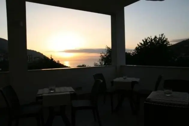 Tek Büyük veya İki Ayrı Yataklı Oda, 3 Tek Kişilik Yatak (Ortensia)